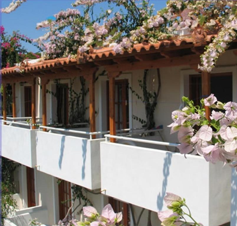 Costantonia Holiday Apartments Αγία Μαρίνα Εξωτερικό φωτογραφία