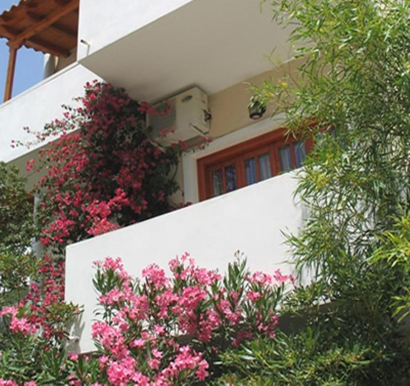 Costantonia Holiday Apartments Αγία Μαρίνα Εξωτερικό φωτογραφία